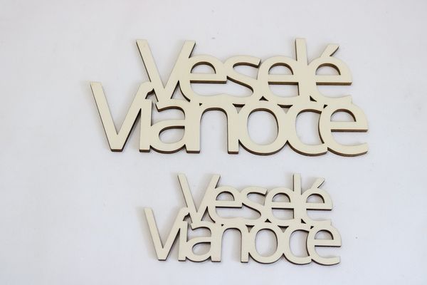 Vesele Vianoce font - Drevo